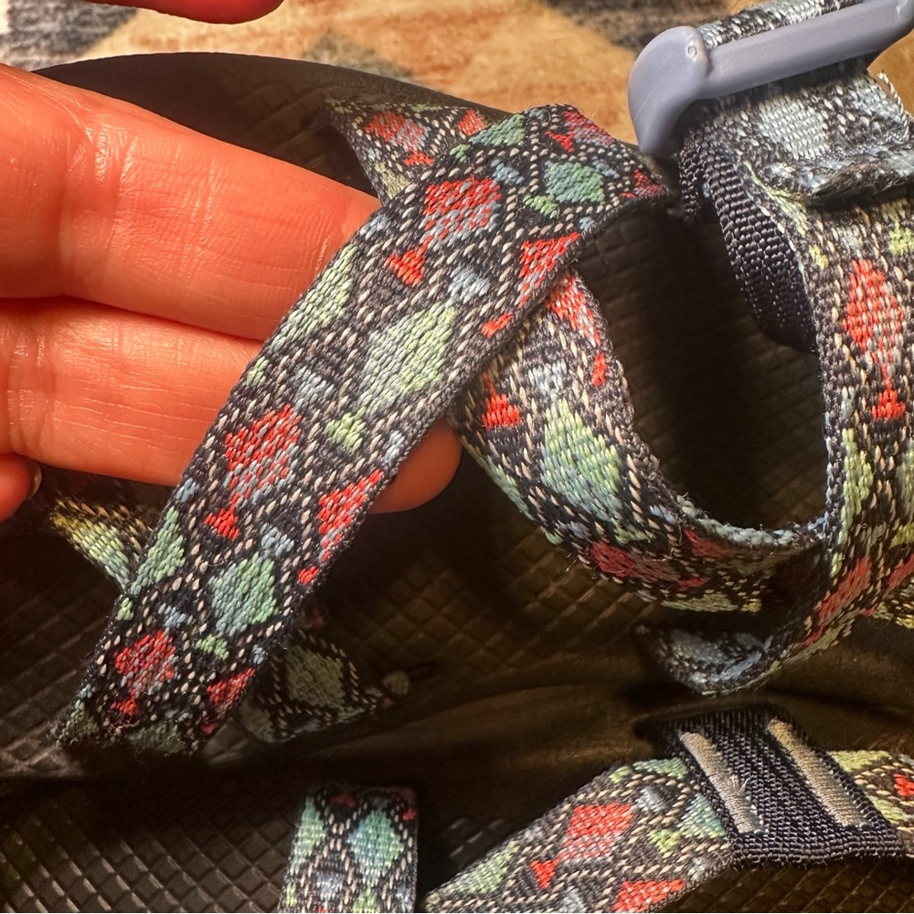 Chaco Cloud Black and Blue Sandals size 9 - Picture 3 of 8